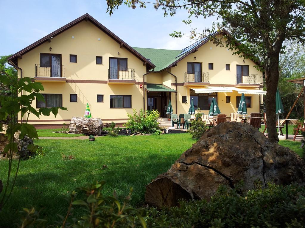 Pensiunea Lunca Arad Exterior photo